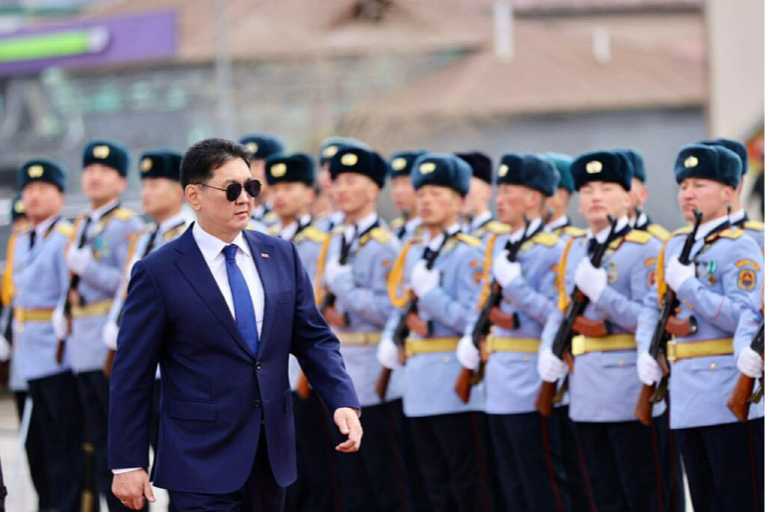 Ерөнхийлөгч У.Хүрэлсүх Налайх дүүргийн иргэдтэй уулзав